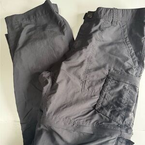REI Women’s Convertible Cargo Hiking Pants Gray Size 10. 100% Nylon